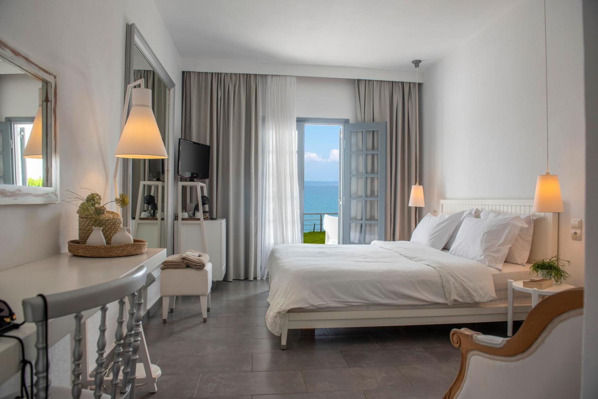 White Suites Resort Afytos Exterior photo
